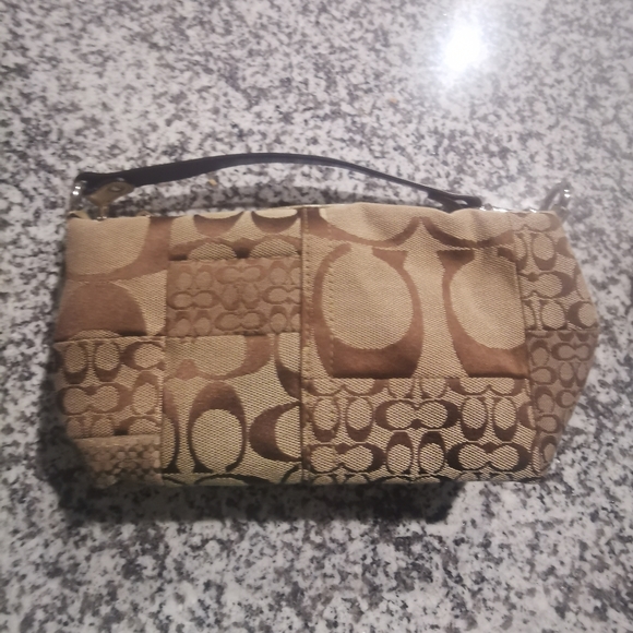 Coach Handbags - Vintage Brown Coach Shoulder Bag